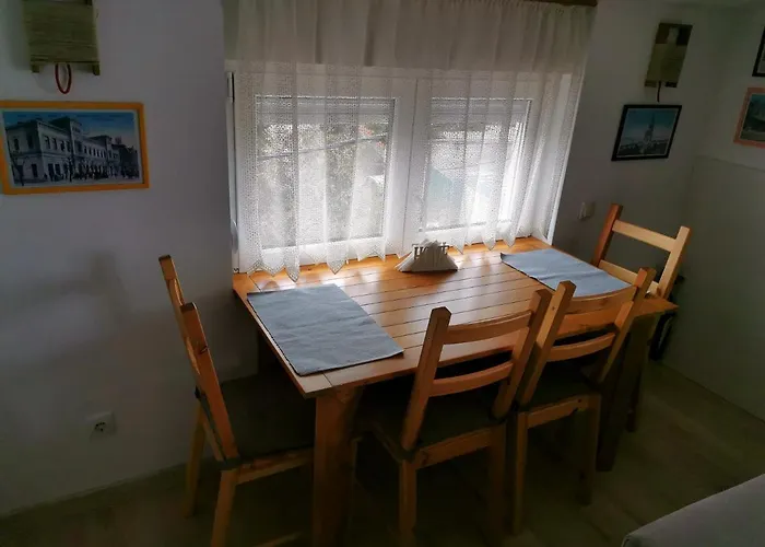 Gardos Riverview