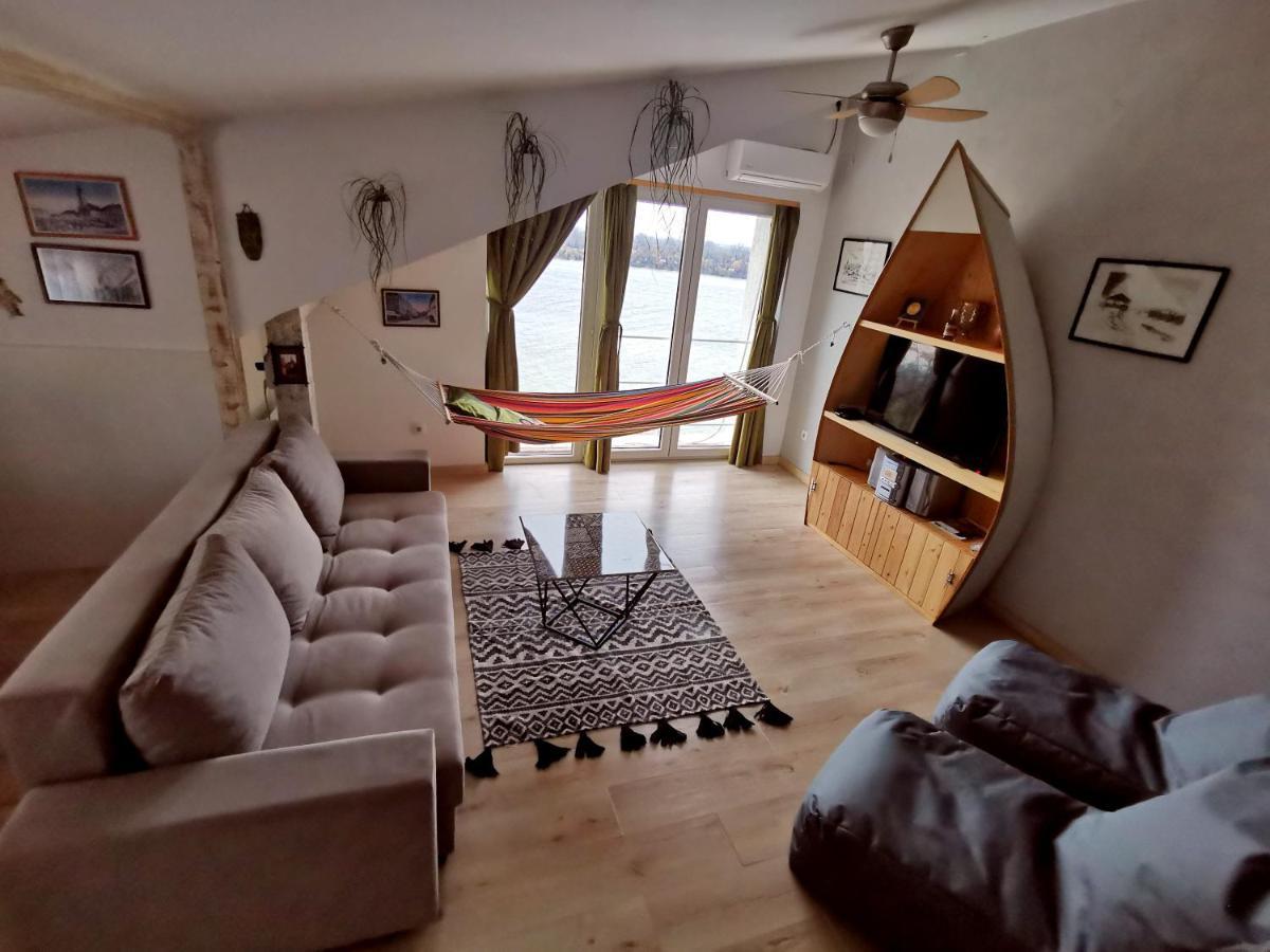 Apartment Gardos Riverview Belgrade